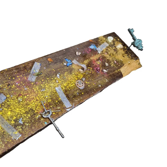 Handmade Skeleton Key Holder Wood Epoxy Resin Key Holder - Picture 4 of 11